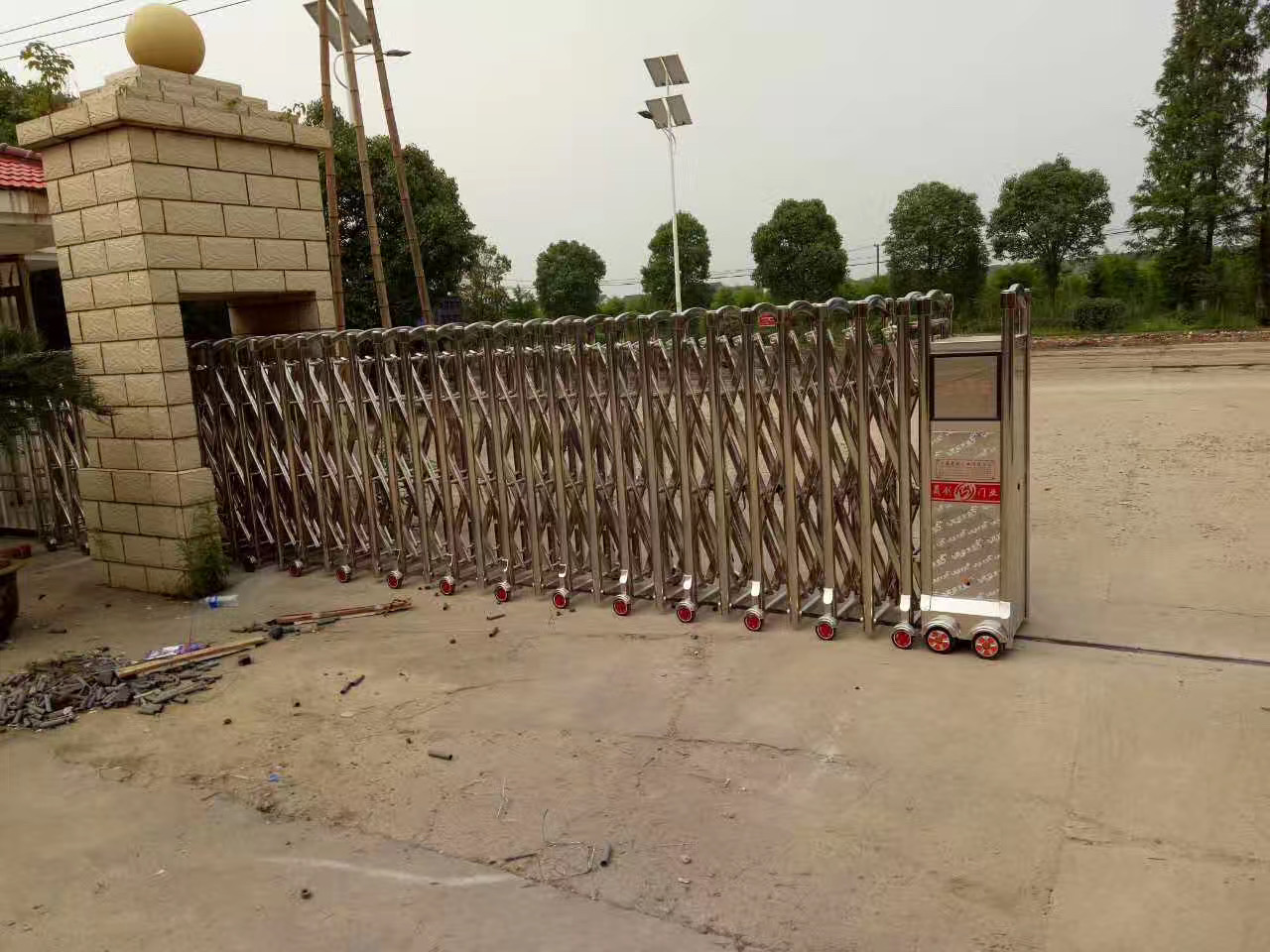 上海城建市政工程（集團）有限公司電動伸縮門安裝已完成！